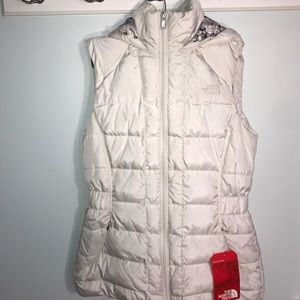 White NWT The North Face Outdoors Vest